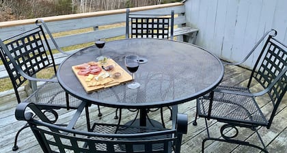 Tenney Mountain Getaway - Ski In/Ski Out; Lake, Hiking Trails, PSU Nearby!