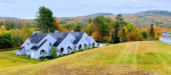 Tenney Mountain Condo - PSU, Skiing, Lake, Hiking Trails nearby!