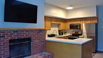 冰箱、微波炉、烤箱、炉灶