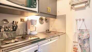 Réfrigérateur, micro-ondes, four, lave-vaisselle