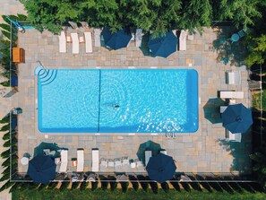 Seasonal outdoor pool, pool umbrellas, sun loungers