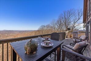 Outdoor dining - Charming Cabin w/ Sweeping Mountain Views (Boone)