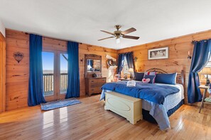 3 bedrooms, WiFi, bed sheets - Charming Cabin w/ Sweeping Mountain Views (Boone)