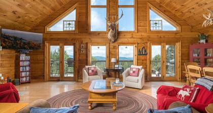 Charming Cabin w/ Sweeping Mountain Views