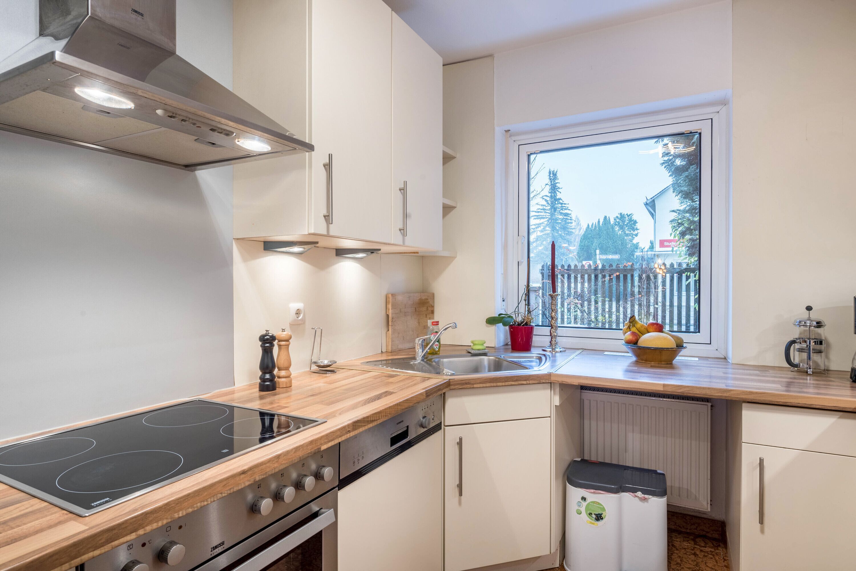 雪櫃、焗爐、爐具、洗碗機