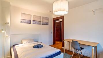 3 slaapkamers, een bureau, gratis wifi, beddengoed