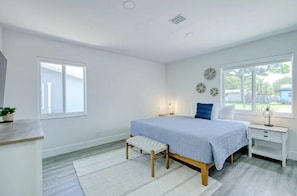 3 bedrooms, desk, free WiFi, bed sheets