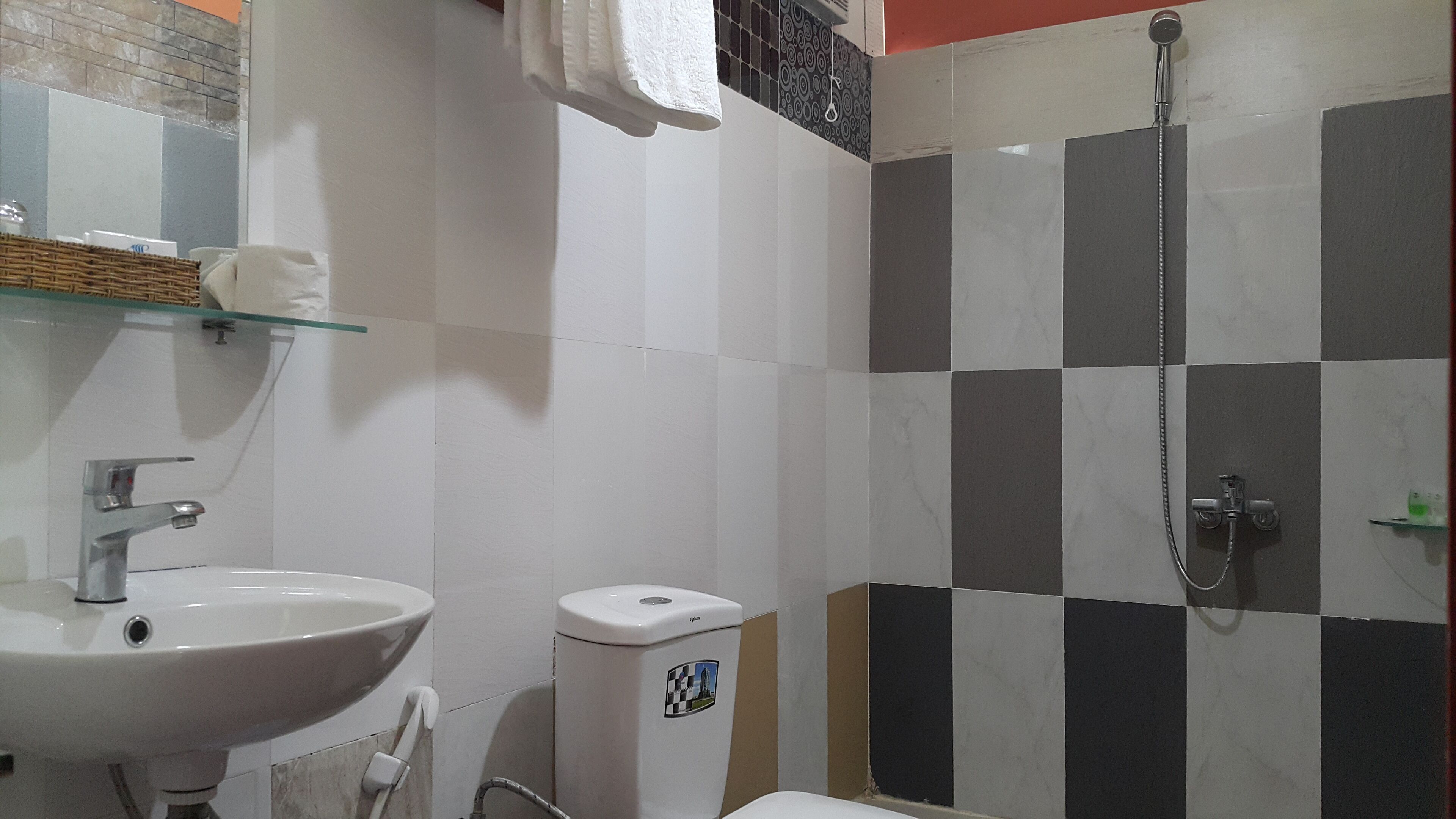 classic bungalow | 1 bedroom, hypo-allergenic bedding, pillow-top beds, minibar