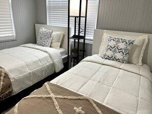 2 habitaciones, tabla de planchar con plancha y wifi 