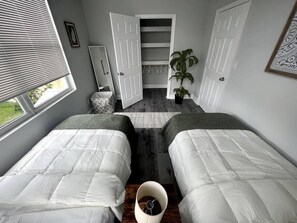 2 bedrooms, iron/ironing board, WiFi, bed sheets