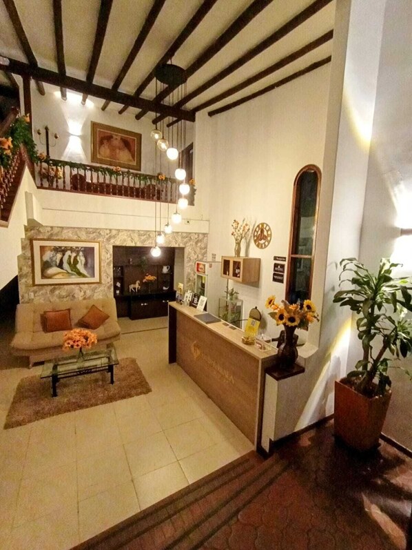 Reception - Aguacatala Hotel Boutique (Medellín)