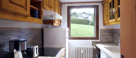 Refrigerador, microondas, horno y lavavajillas