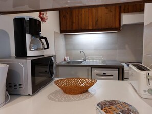 Refrigerador, microondas, horno y lavavajillas 