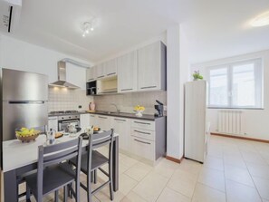 Fridge, oven, dishwasher, cookware/dishes/utensils - La Gerbera by Interhome (Sestri Levante)