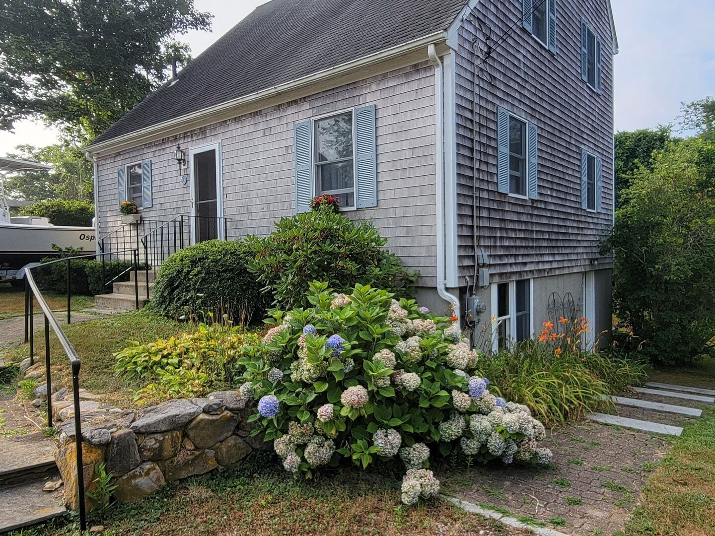 .5 miles to Sand Hill Cove, 1st Floor Bedroom & Bath
