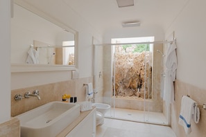 Shower, towels
