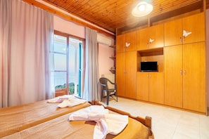2 slaapkamers, een strijkplank/strijkijzer, gratis wifi, beddengoed