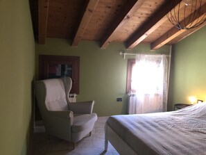 2 chambres, fer et planche Ă repasser, Wi-Fi gratuit, draps fournis