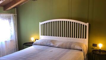 2 camere, ferro/asse da stiro, Wi-Fi gratuito, lenzuola