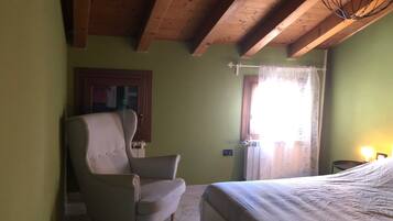 2 camere, ferro/asse da stiro, Wi-Fi gratuito, lenzuola