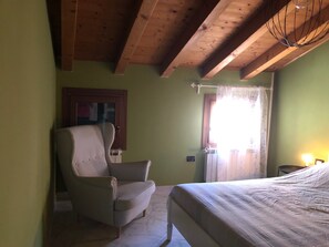 2 sovrum, strykjärn/strykbräda, gratis wi-fi och sängkläder