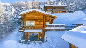 Exterior - 'Le Chalet Suite' with mountain view, private terrace and Wi-Fi (Livigno)