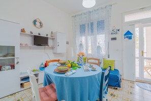 Dining - Villa "Villetta Granelli" with Private Terrace and Wi-Fi (Granelli)