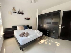 2 dormitorios, tabla de planchar con plancha, wifi y ropa de cama