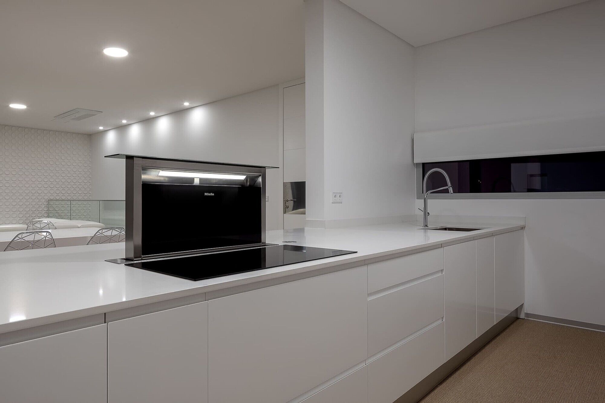Geladeira, micro-ondas, fogão, cooktop