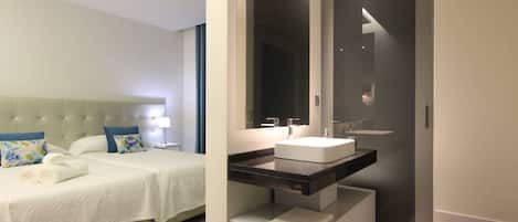 6 bedrooms, free WiFi, bed sheets