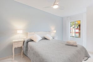 2 bedrooms, free WiFi, bed sheets - Apartment "Sol Playa Torrox A55" with Sea View, Shared Pool and Wi-Fi (Torrox Costa)