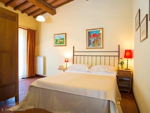 2 Schlafzimmer, Bügeleisen/Bügelbrett, Reisekinderbett, kostenloses WLAN