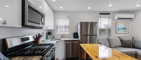 Fridge, oven, dishwasher, coffee/tea maker