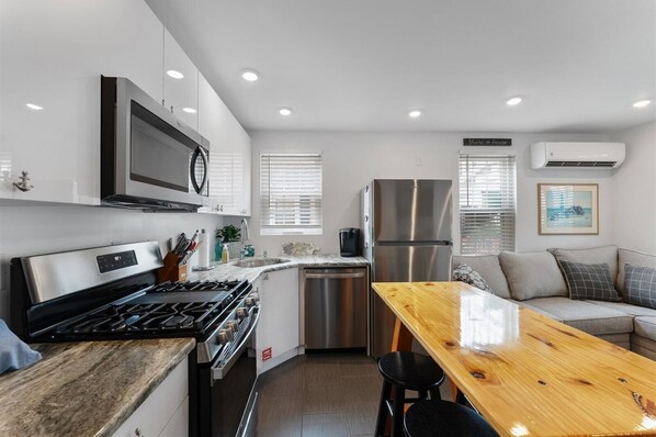 Fridge, oven, dishwasher, coffee/tea maker