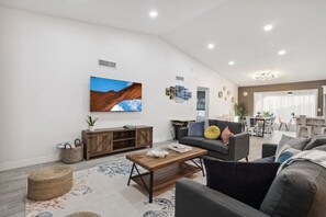 TV - SPH97 - Kalani Oasis Paradise in the Desert w/ Pool (Phoenix)