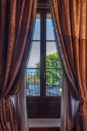 Deluxe Room | Balcony