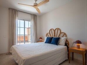 4 bedrooms, free WiFi, bed sheets