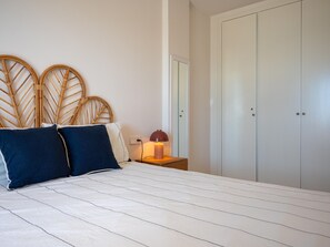 4 makuuhuonetta, ilmainen Wi-Fi, vuodevaatteet