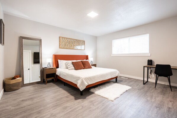 4 bedrooms, desk, iron/ironing board, free WiFi