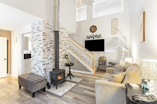 ★Serene & Stylish by the Lake | ♛QueenBed, FirePit
