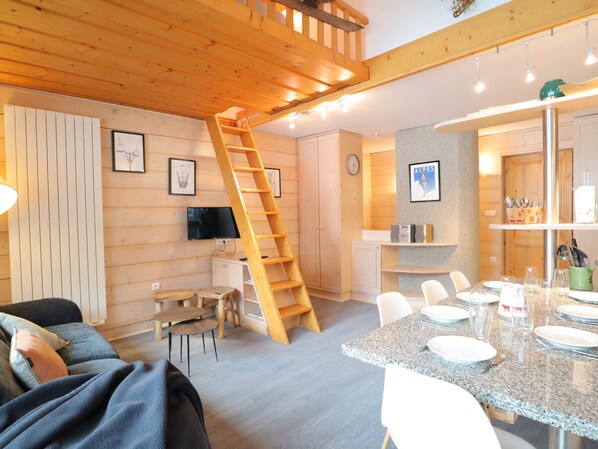 TV - Comfortable apartment for 6 with balcony and parking in Les Gets (Les Gets)