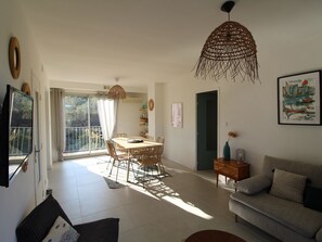 TV - Modern apartment in Collioure, 3 bedrooms for 8 people (Collioure)