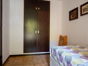 3 bedrooms, free WiFi, bed sheets - Apartment in Torredembarra with Shared Pool and Terrace (Torredembarra)