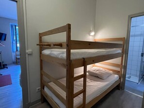 2 bedrooms, Internet