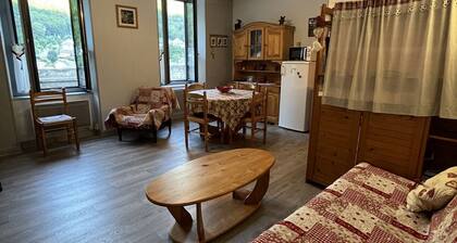 2-Bedroom Apartment - 4/6 pers - Near Cable Car