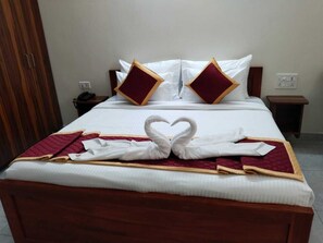 Executive Studio Suite | Egyptian cotton sheets, premium bedding, free WiFi, bed sheets - PPH Living KVR Residency (Tada)