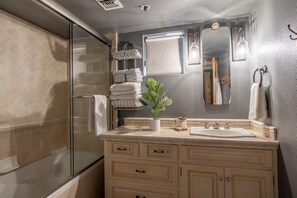 Combined shower/bathtub, hair dryer, towels - Ski-in/Ski-out Townhome! Private Hot Tub! Incredible Views! (Mammoth Lakes)