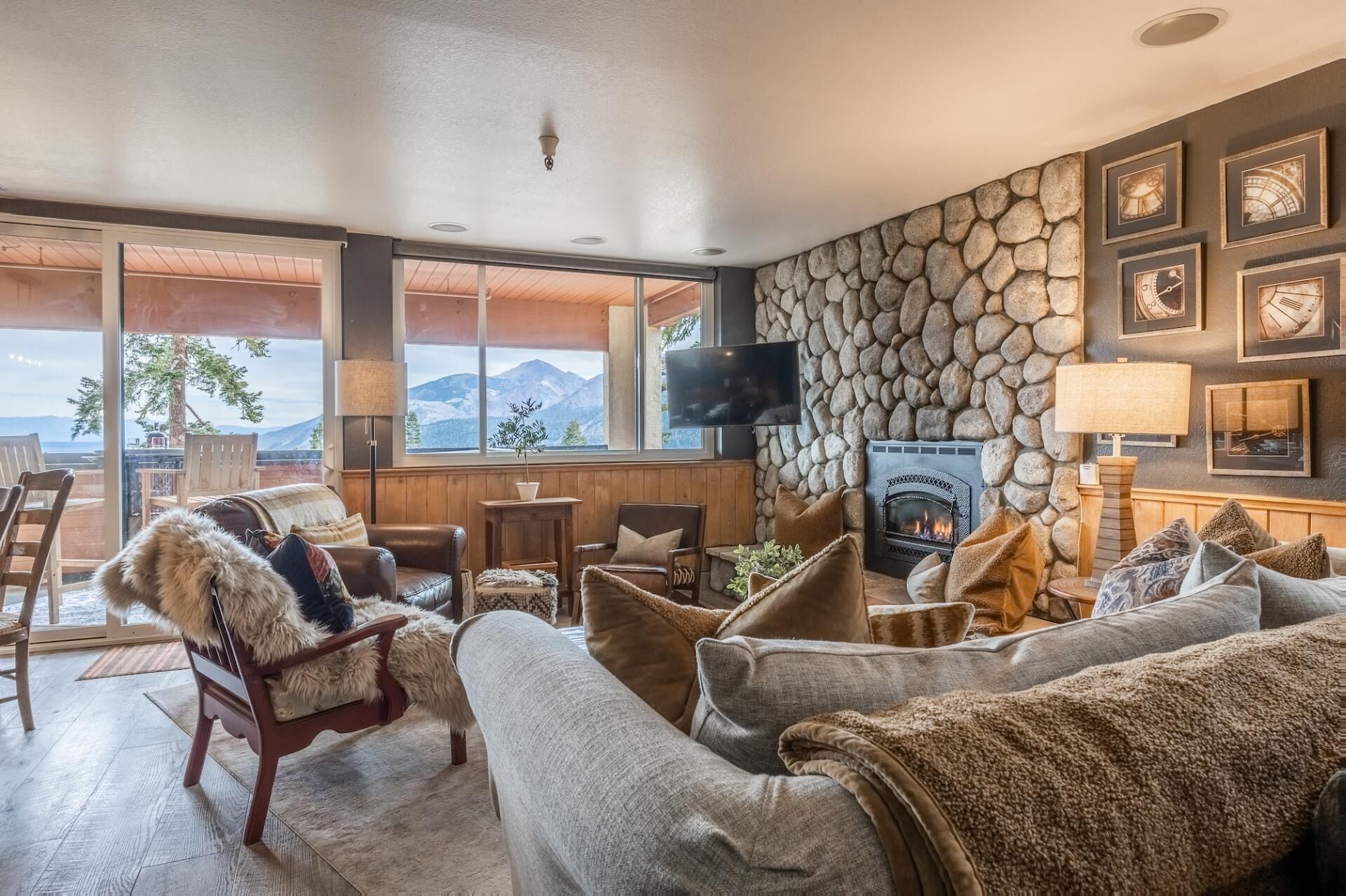 Townhome with Private Hot Tub and Incredible Views