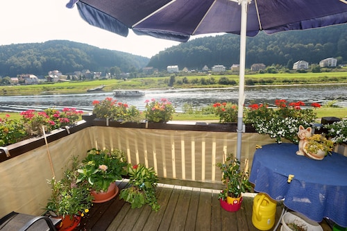 Elbe-3-Resort Directly on the Elbe