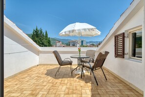 Romantic Apartment | Terrace/patio